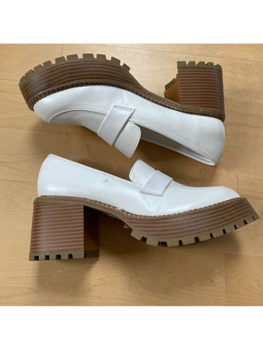 MIA Women Sz 9.5 "Dalilah" Platform Lug Sole Loafer White Flaw - markings